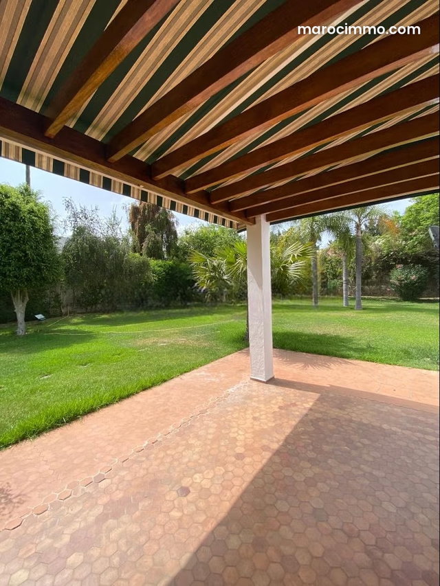 Villa à louer à rabat souissi — 2