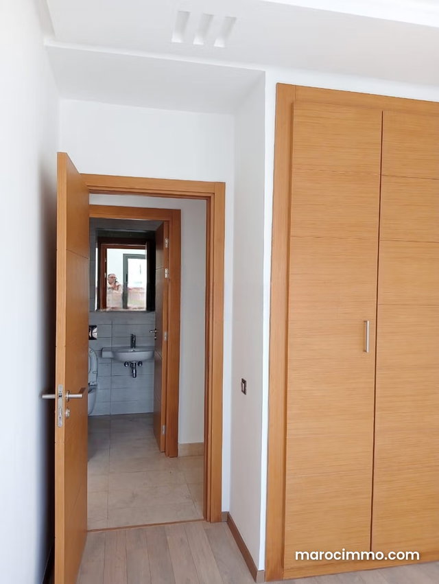 Appartement cossu à Vendre – Riad Oulad Mtaa — 3