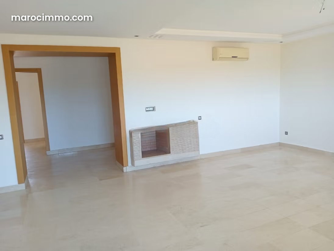 Appartement 121 m², terrasse et vue, Riad Oulad Mtaa, Temara — Temara