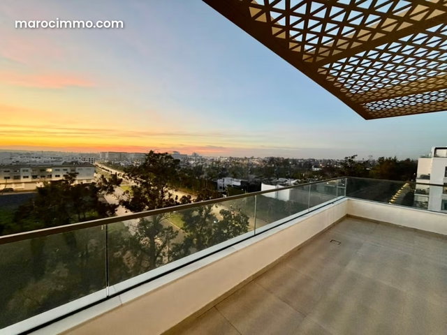 Penthouse Meublé Neuf à louer Orangeraie Souissi — 4