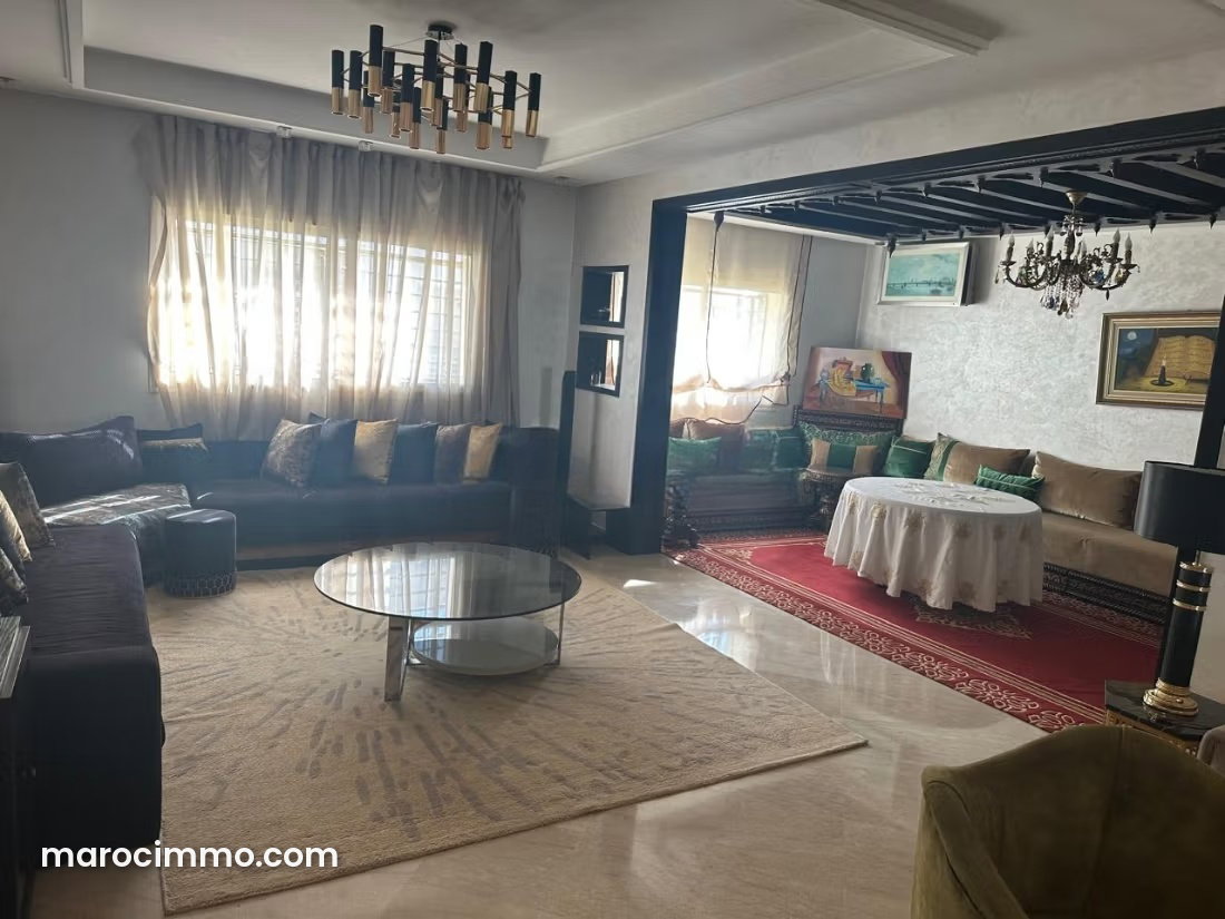 شقة فسيحة مفروشة للكراء بحي كاليفورنيا الدار البيضاء — الدار البيضاء