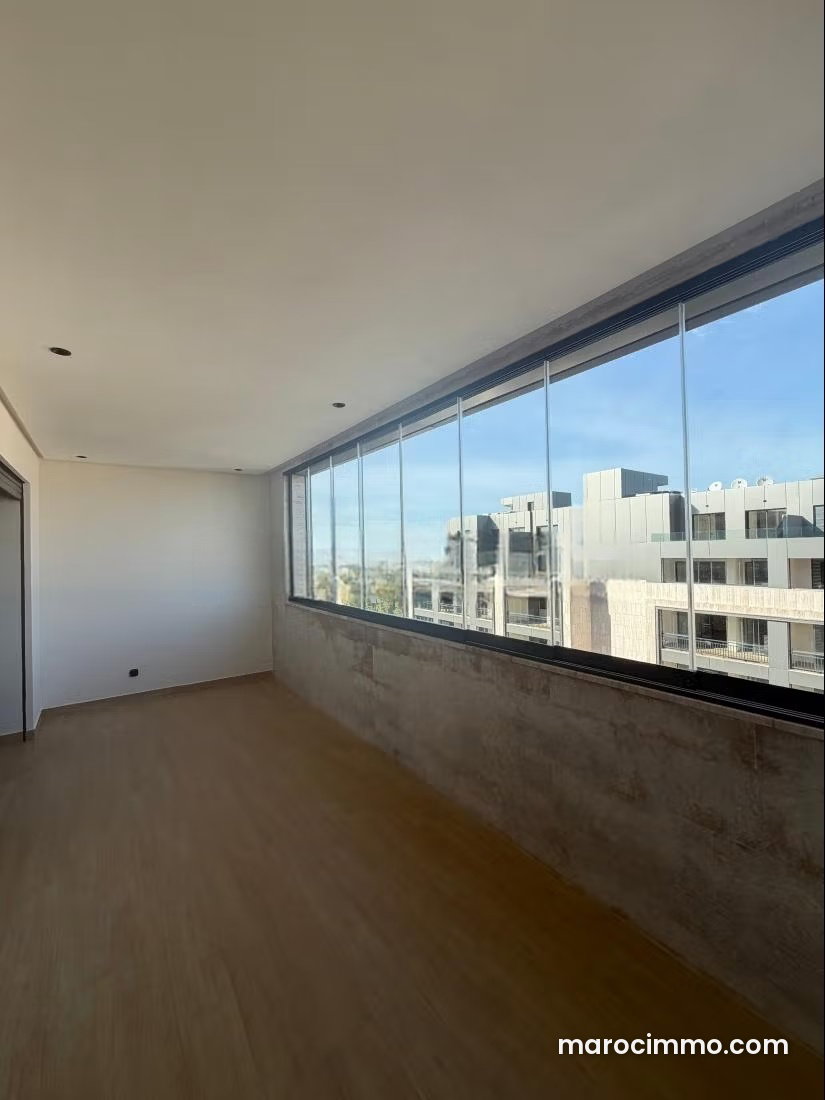 160 sqm apartment with terrace, Souissi, Rabat — Rabat