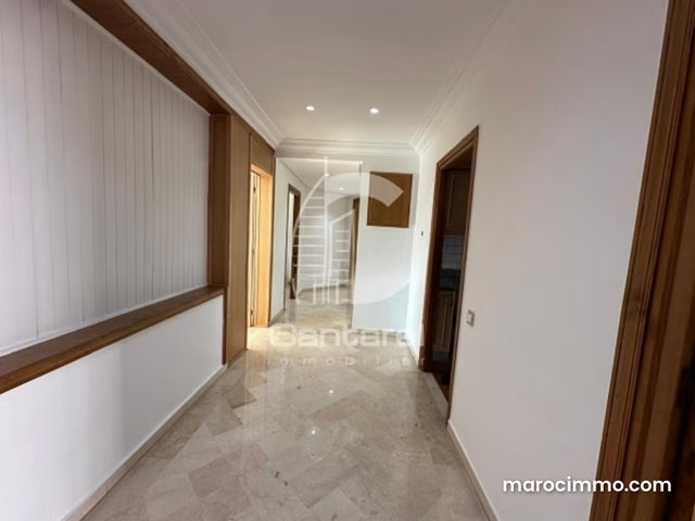 Magnifique appt vide en location racine — 2