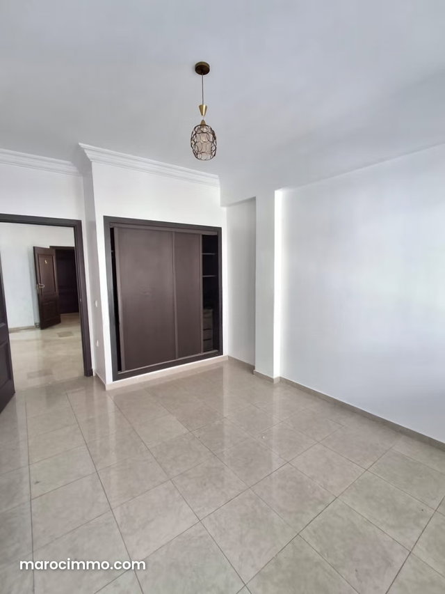 Large Empty Apartment for Rent in BD Ded Far — 4