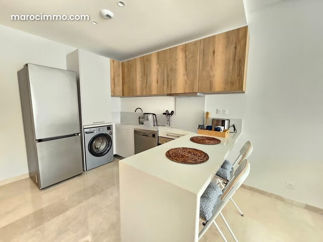 Luxury furnished studio on high floor — 4