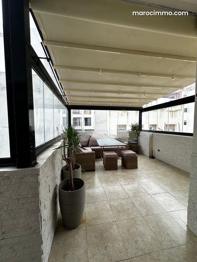 Bel appartement avec grande terrasse — 2