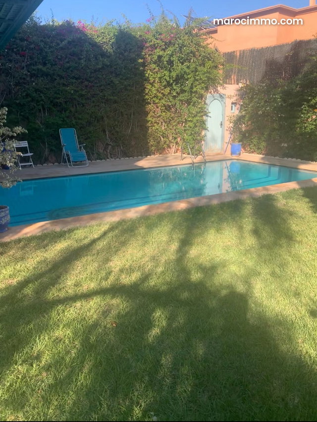 Maison de famille de 420 m2 sur un terrain de 542 m2 à la vente à TARGA emplacement très calme 5 chambres meublé — 3