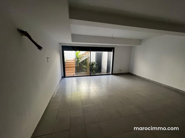 Villa a la location vide a ain Diab 36000dh — 5