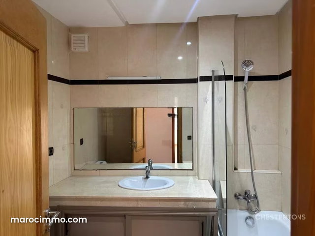 2-Bedroom Apartment in Racine, Casablanca — 5