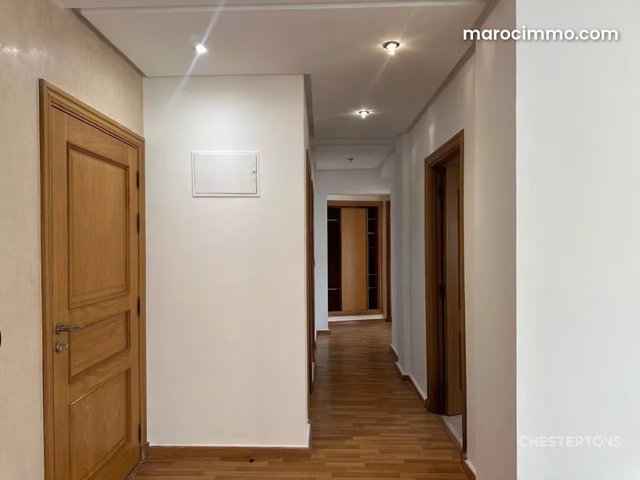 2-Bedroom Apartment in Racine, Casablanca — 4