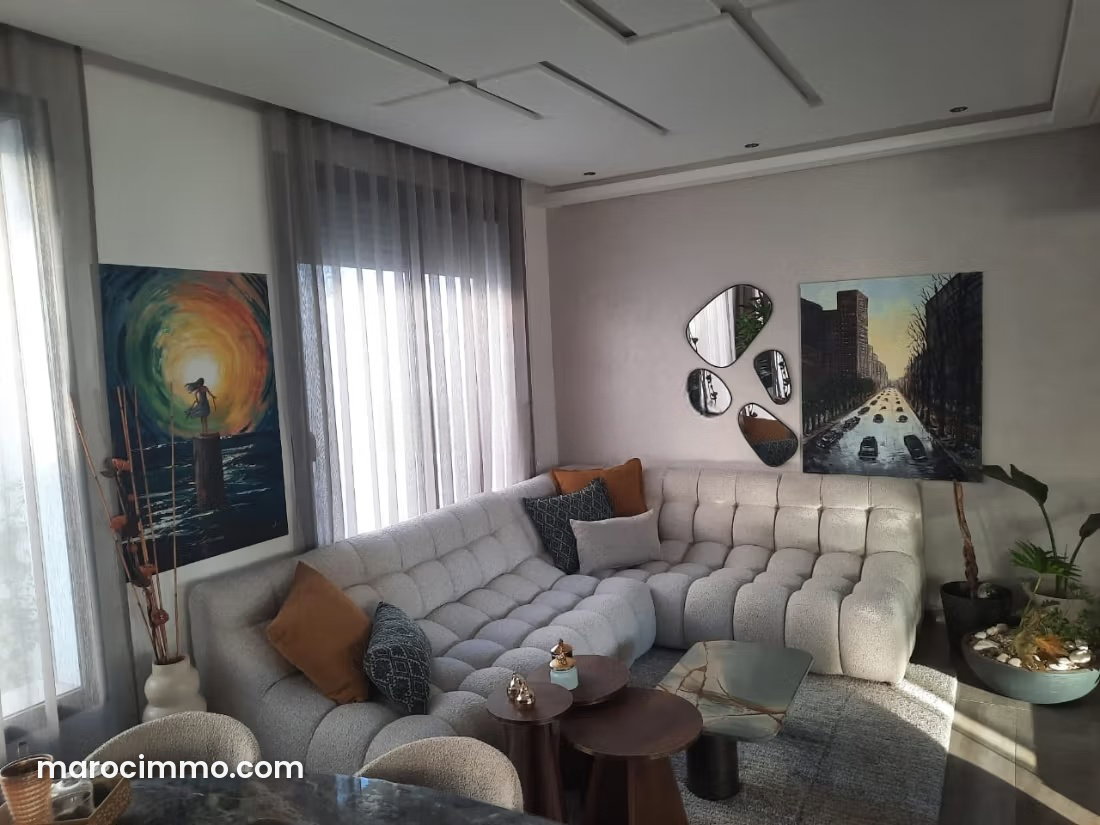 Contemporary 200 sqm Villa, 3 Bedrooms, Riyad, Rabat — Rabat