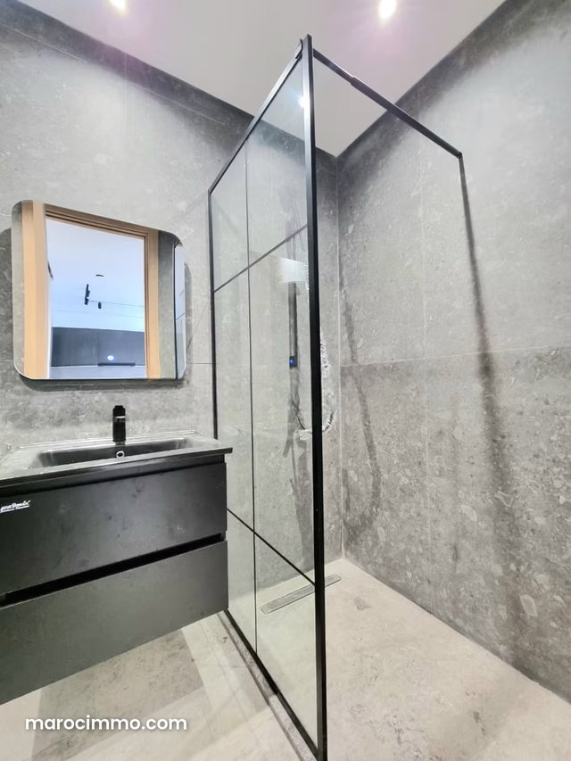 En exclusivité – Studio neuf à louer — 4