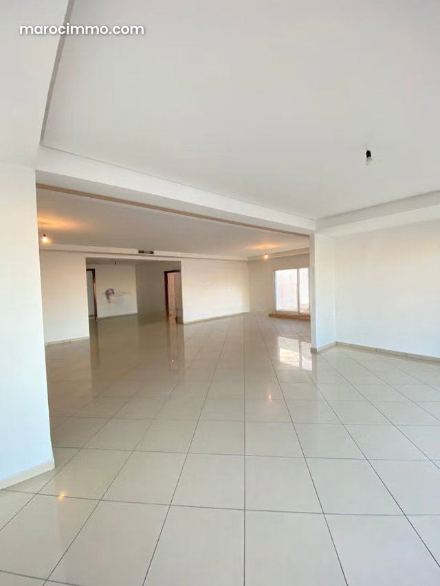Appartement Vide Au Centre Ville A Vendre, Tanger — 4