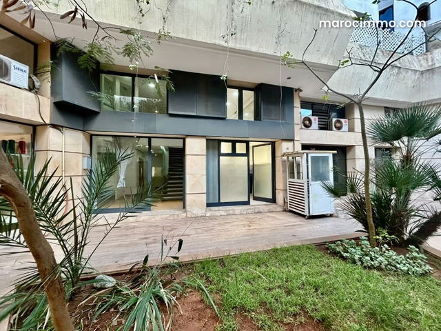 Local commercial à la vente – 3 niveaux — Casablanca