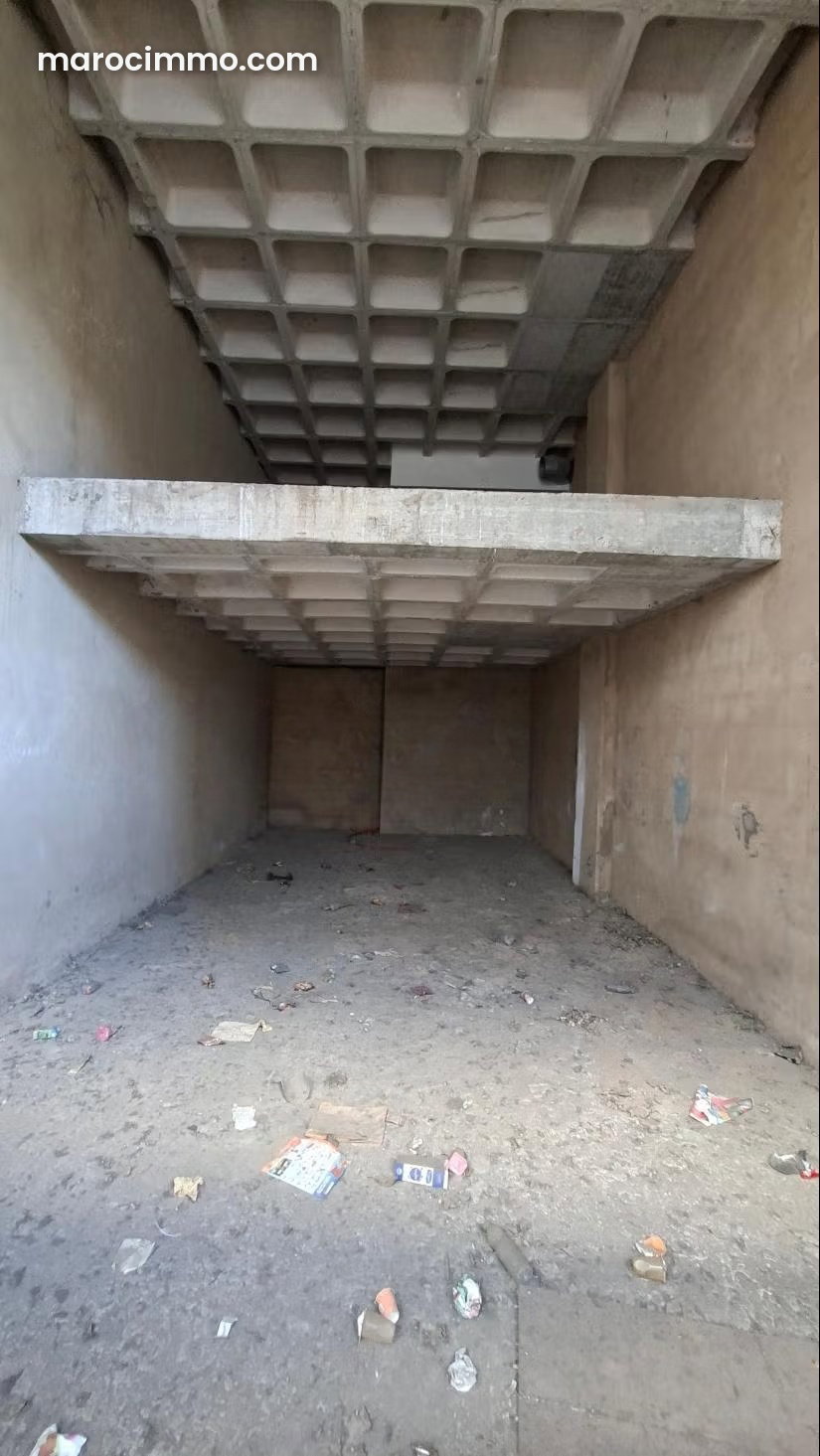 72 m² Commercial Premises with Street-Facing Display Window in Palmier, Casablanca — Casablanca