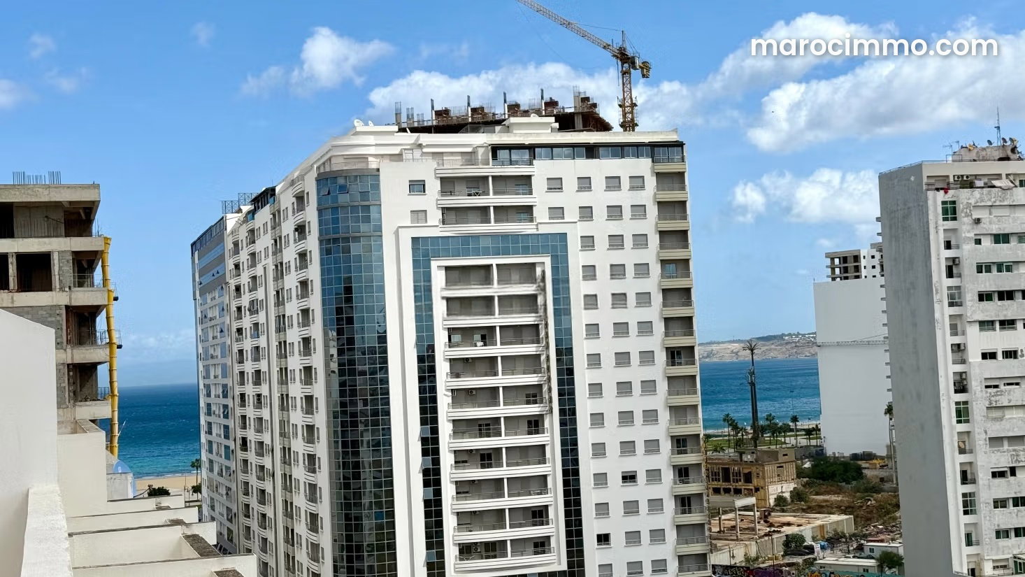 إطلالتان تبهرانك شقة فسيحة بحي موزارت طنجة — طنجة