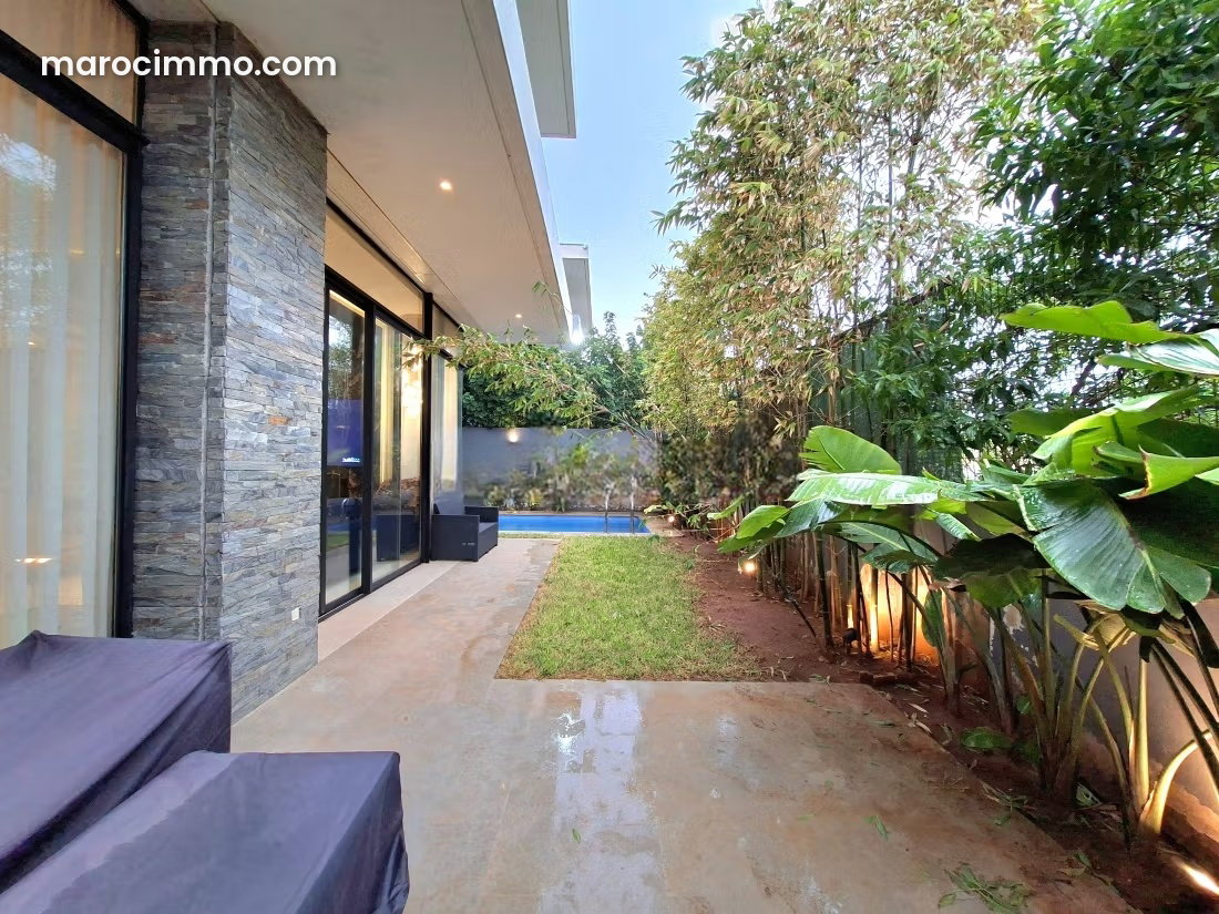 Villa 450 m² vue mer, piscine et jardin à Dar Bouazza — Dar Bouazza