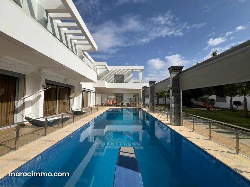 Villa d’exception à Souissi En Location