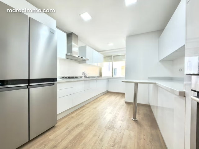 Exceptionnel appartement refait à neuf avec cuisine équipée et chambre de personnel — 4