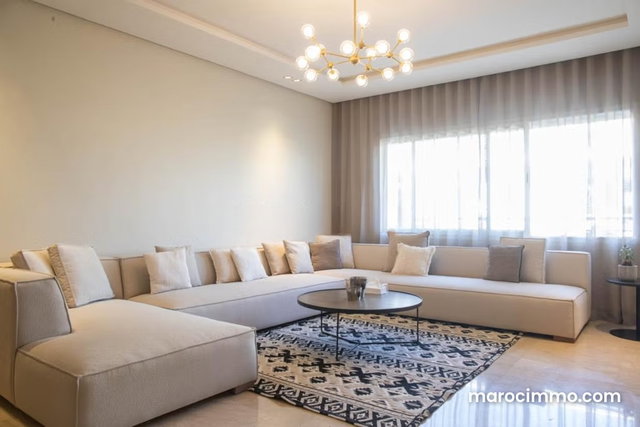 Appartement moderne joliment meublé 132m2 à Ain Diab — 2