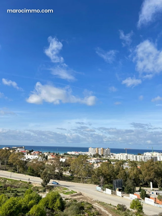 Appartement vue sur mer et piscine à Malabata Hill — 2