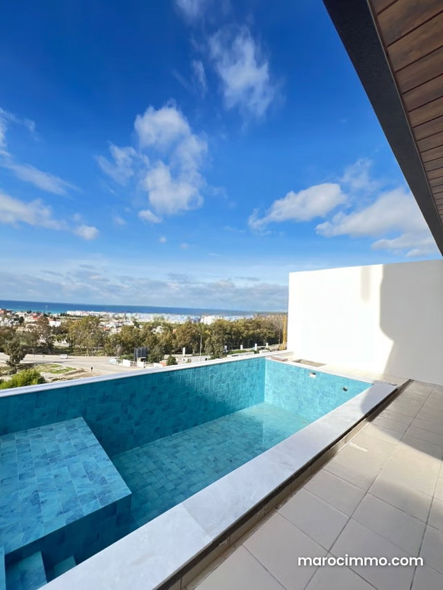Appartement vue sur mer et piscine à Malabata Hill — 4