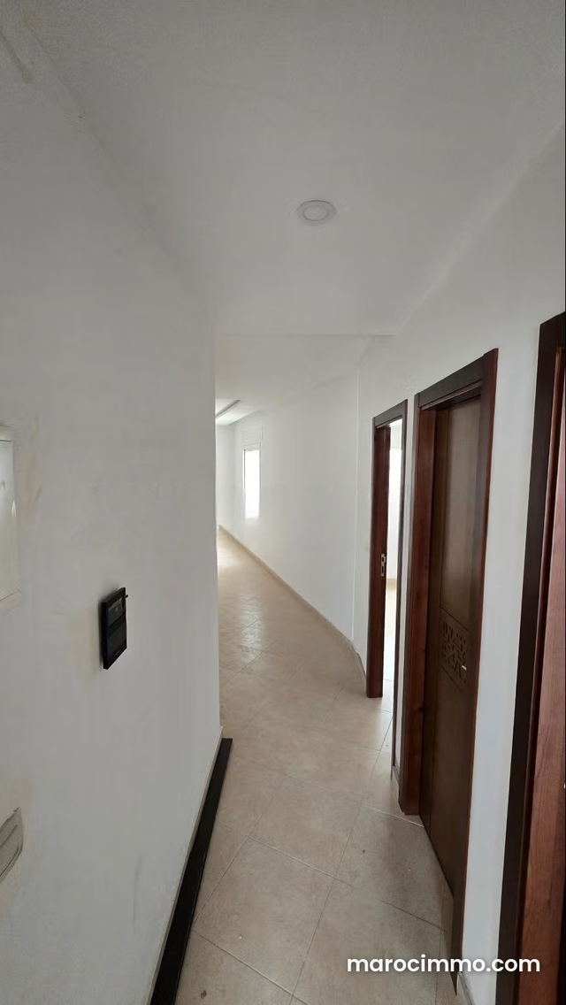 Apartment for Sale in M'Diq. 2 Bedrooms. Moroccan Living Room, Security — Tetouan
