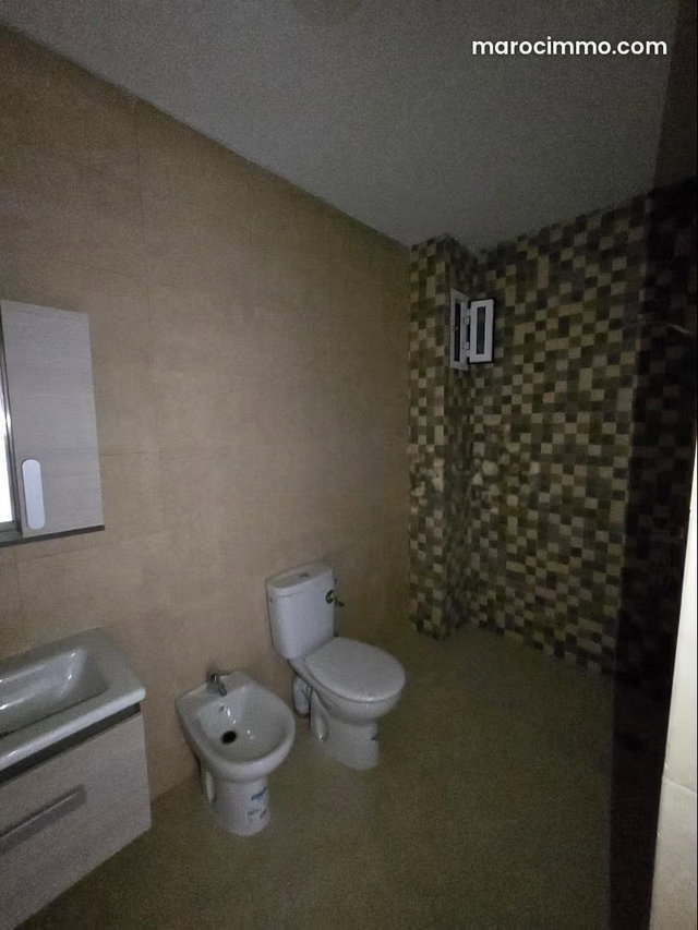 Bel appartement à vendre à M'Diq. 2 pièces confortables. Porte blindée et système de double vitrage — 2