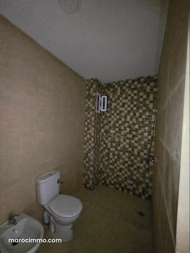 Bel appartement à vendre à M'Diq. 2 pièces confortables. Porte blindée et système de double vitrage — 3