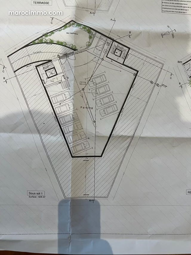 Driss saloui/villa commercial morcelable 250ht/m — الدار البيضاء