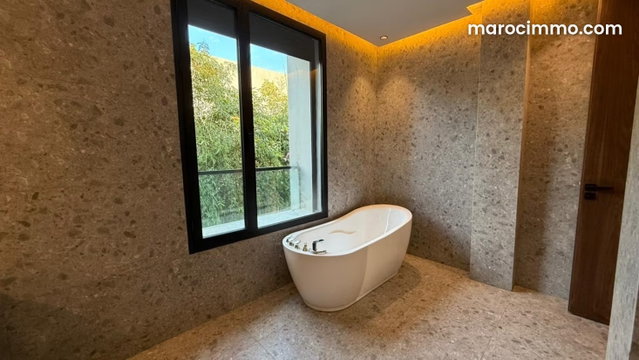 Splendide villa à vendre à Ain Diab. Surface totale 550 m² — 3