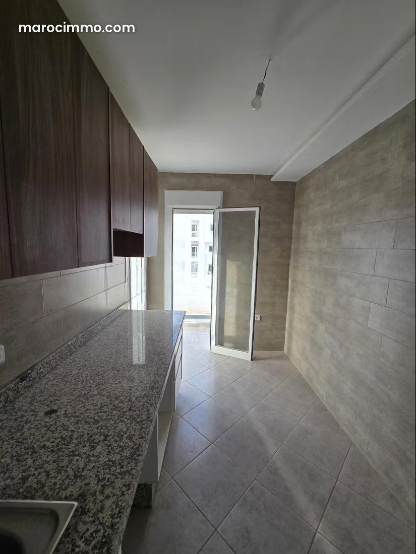 2-Bedroom Apartment for Sale in Martil, Close to the Sea — Martil
