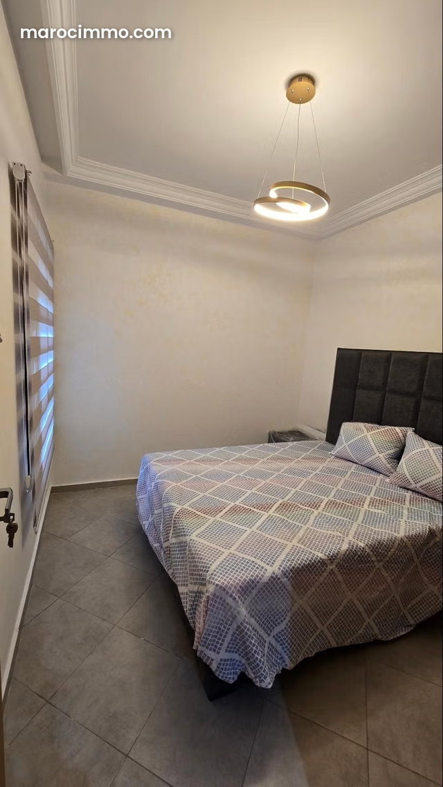 Superbe appartement à vendre à Martil. 2 belles chambres. Bien meublé — 5