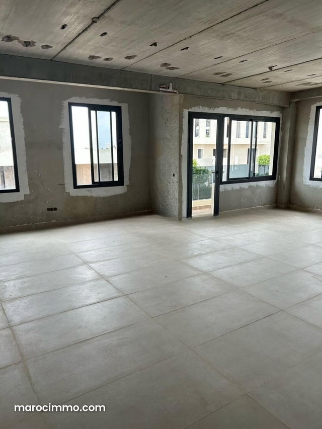 Office Space for Rent in Green City. 95 m² Area — 4