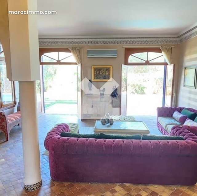 Villa à Vendre de 1198.0 m² à Marrakech, Route De L'Ourika Tassoultante — 2