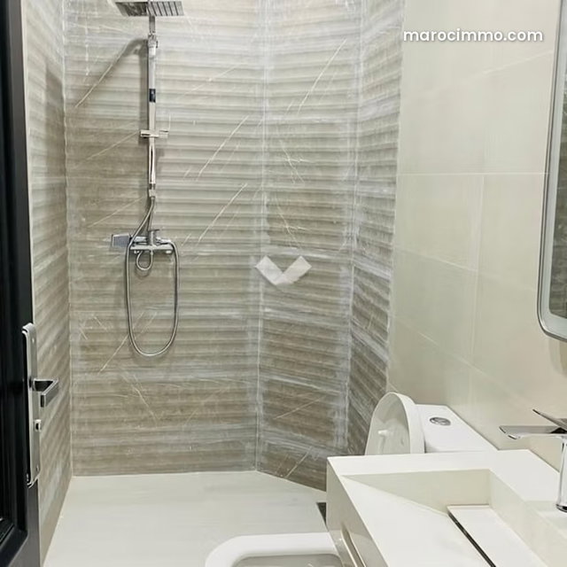 Appartement à Vendre de 144.0 m² à Casablanca, Lekrimat — 2