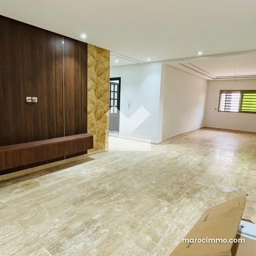 Four-Room Apartment with Terrace, Aïn Chock, Casablanca — Casablanca