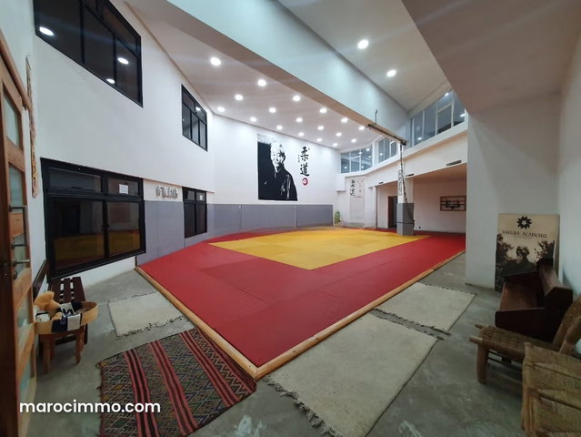 Large Commercial Space for Sale in Chérifia — 4