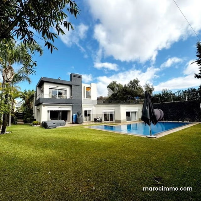 Villa à Vendre de 883.0 m² à Bouskoura, Bouskoura — Bouskoura
