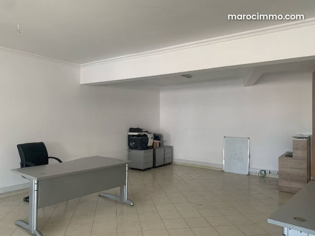 Bureau à louer sur LES HOPITAUX — 2