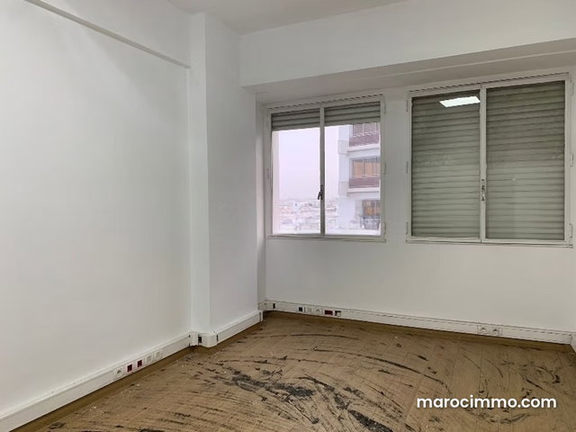 Bureau en Location à HORLOGE — 3