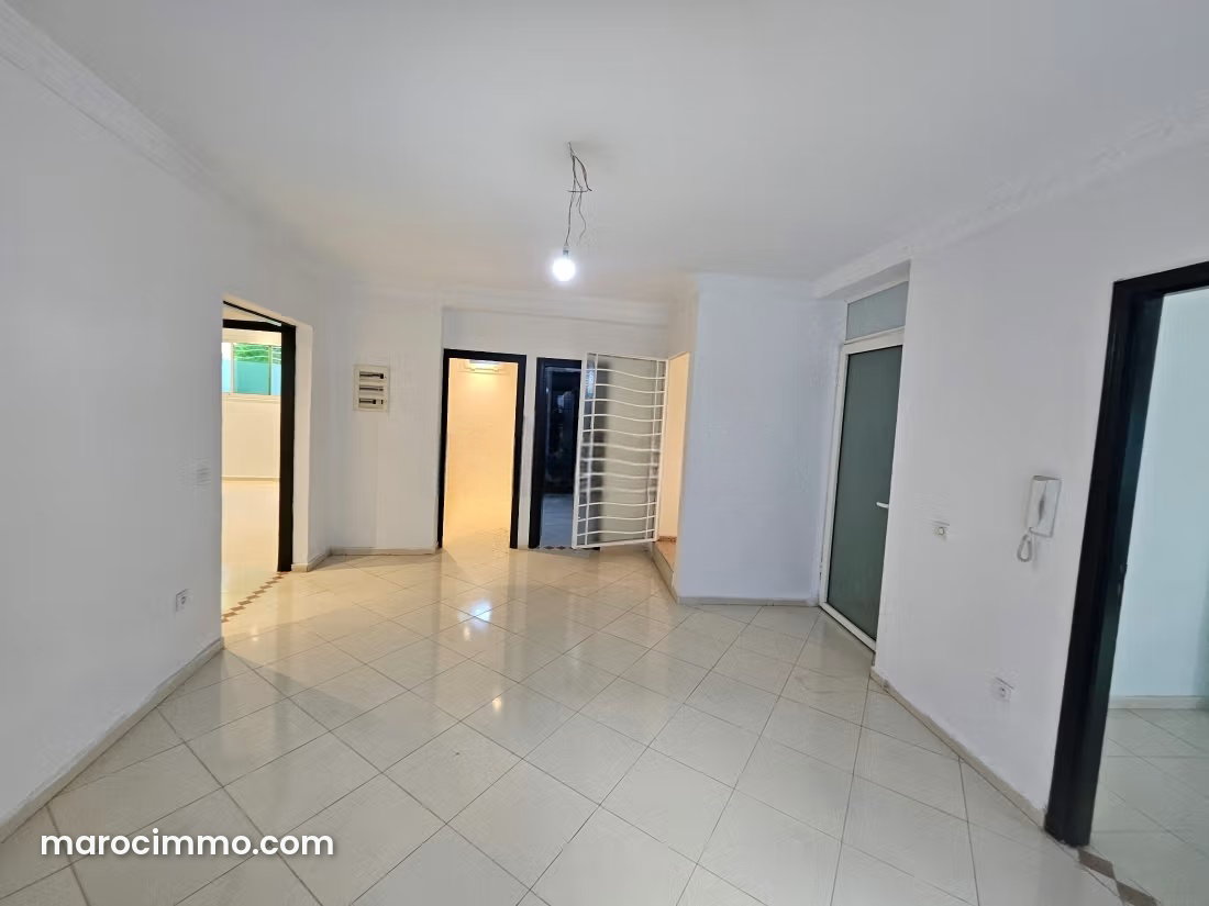 200 m² Commercial Premises for Rent in Dar Bouazza — Dar Bouazza