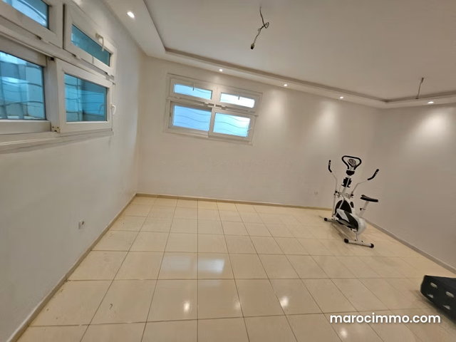Beautiful Commercial Space for Rent in Dar Bouazza. 200 m² Surface. — 2