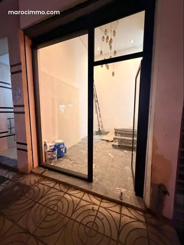 Beau local commercial en location à Hay Palestine. Superficie 175 m². Sécurisé 24/24 — 2