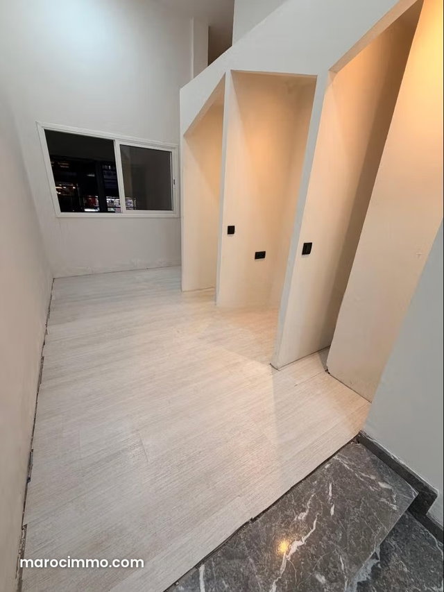 Beau local commercial en location à Hay Palestine. Superficie 175 m². Sécurisé 24/24 — 4