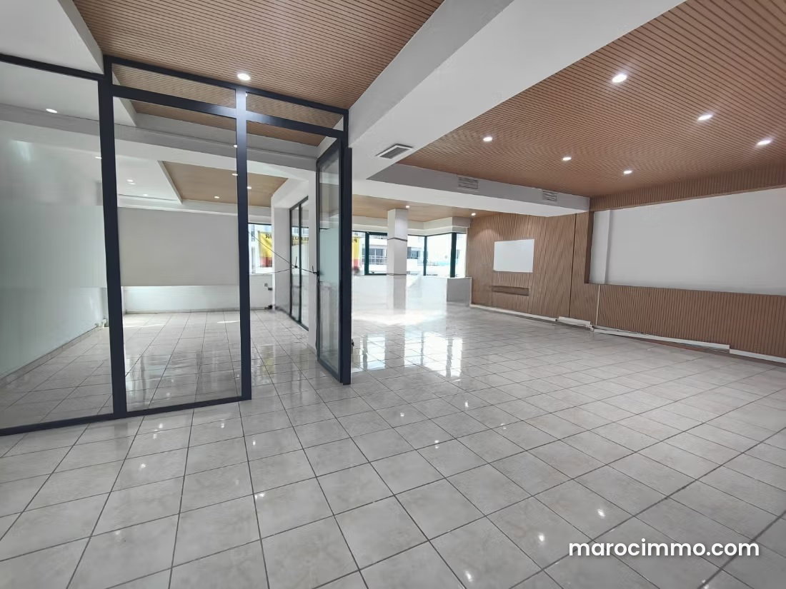 137 m² Office, Gauthier, Casablanca: Unobstructed Views, 5th Floor — Casablanca