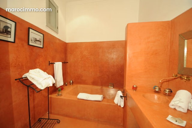 RIAD 5CH 280M2 — 4