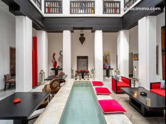 RIAD 5CH 280M2 — 2