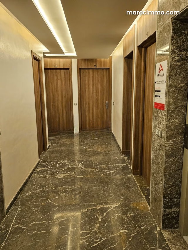 Vente Bureau idéalement situé à GUELIZ Neuf — 5