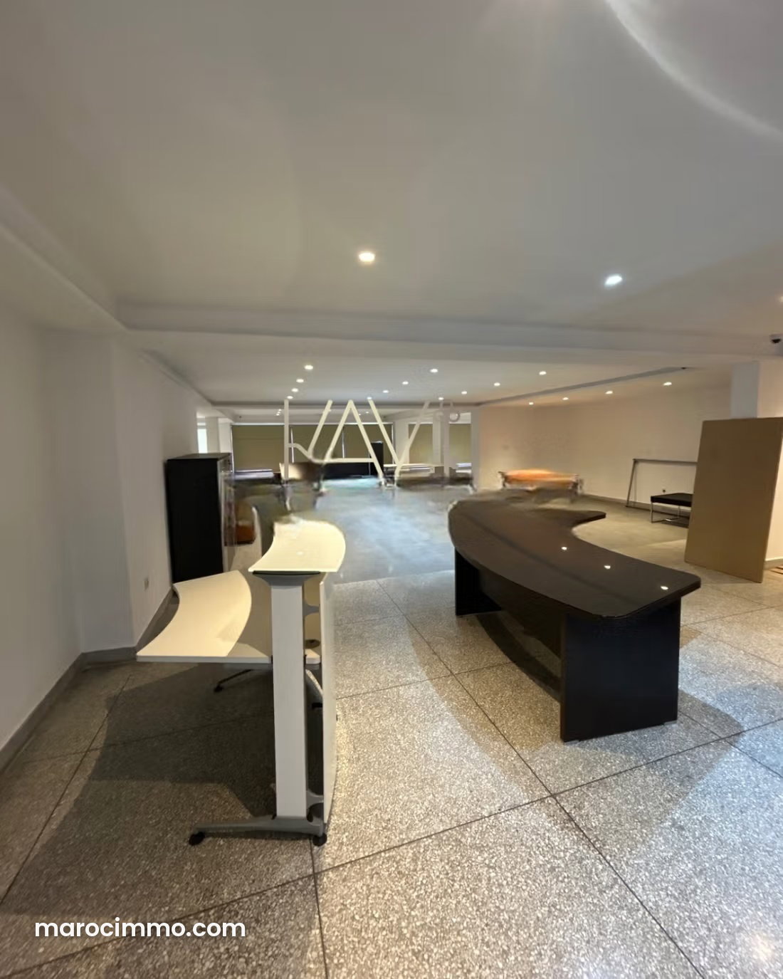 Local commercial 610 m², Tanger Centre, visibilité maximale — Tanger